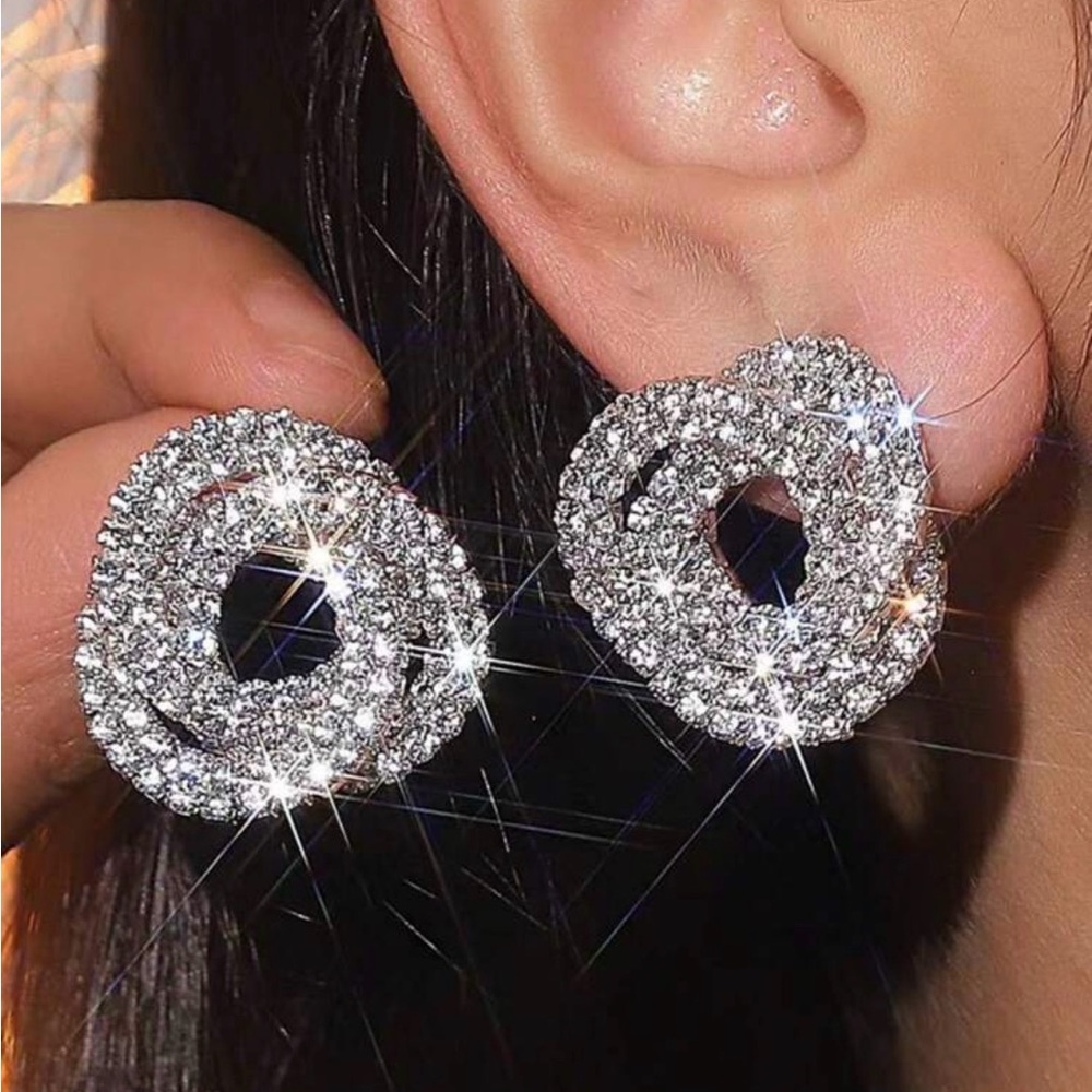 Sparkling Silver Crystal Circle Stud Earrings - Women Jewelry